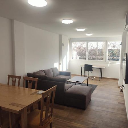 Lovely Flat Fira Barcelona Apartment Exterior photo